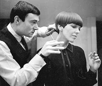 แฟชั่นทรงผมสมัยใหม่ ย้อนยุคไปถึงสมัยเก่า ยังฮิต ของ Vidal sassoon แฟชั่นทรงผมสมัยใหม่ ย้อนยุคไปถึงสมัยเก่า ยังฮิต ของ Vidal sassoon