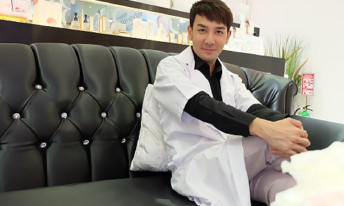 อ.กอล์ฟ @ โปร-บิวติ เซ็นเตอร์ คิ้วลายเส้นสามมิติ 3Dplus